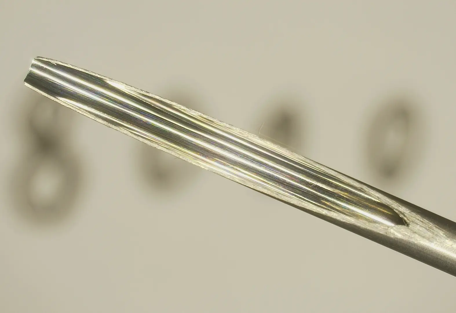 بعد صقل الإبرة