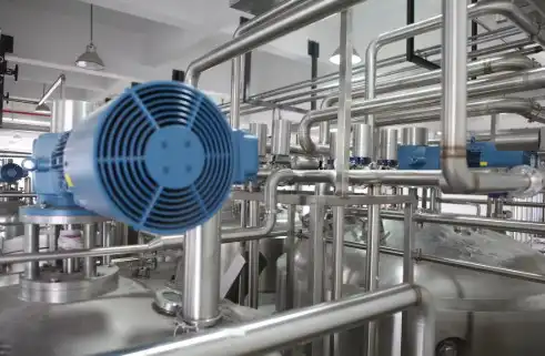 宏崴實業提供全系列工業級客製化 PCD 與 PCBN 精密車刀，助大廠產線在高速車削下實現極致良率與超長刀具壽命